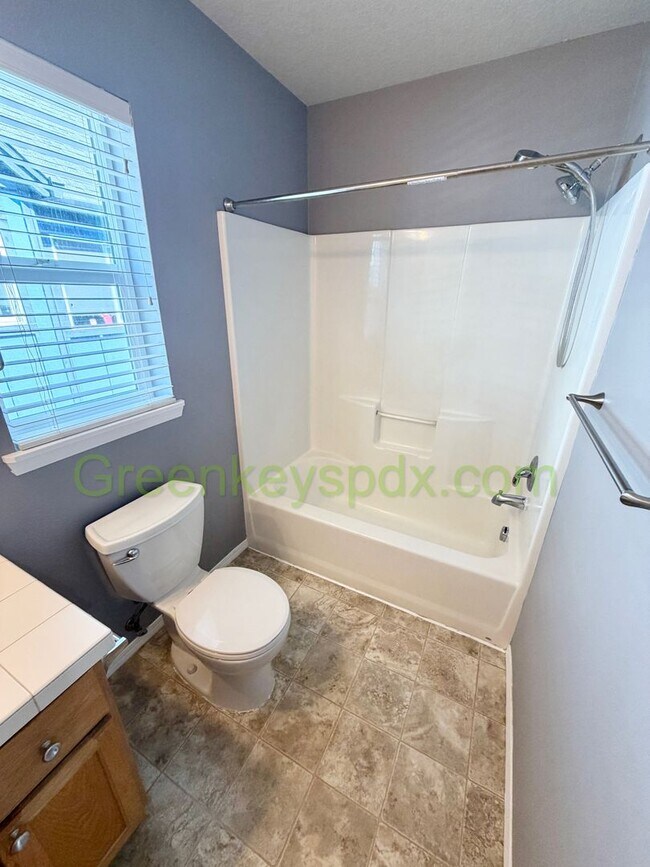Building Photo - Awesome 3-bedroom 2.5-bathroom house in Arbor Roses Neighborhood in Hillsboro