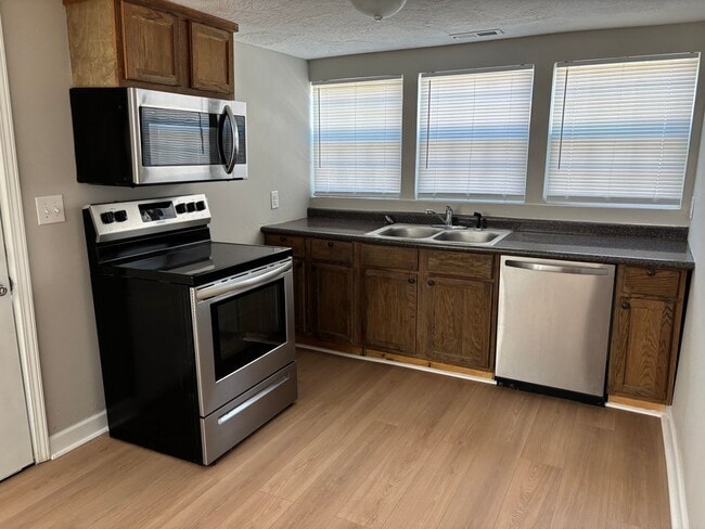 Building Photo - Fully Remodeled 2-Bedroom Home Near Grant Beach Park – Move-In Ready! (Ask about our special)