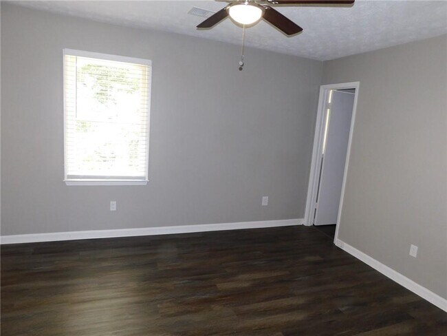 Building Photo - 2775 New S Dr