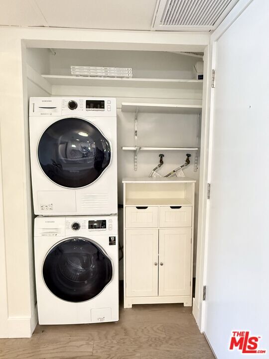 Building Photo - 5257 Radford Ave