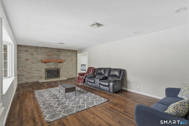 Building Photo - 35 W Ridge Dr