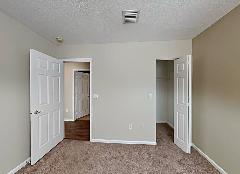 Building Photo - 17113 SW 49th Pl
