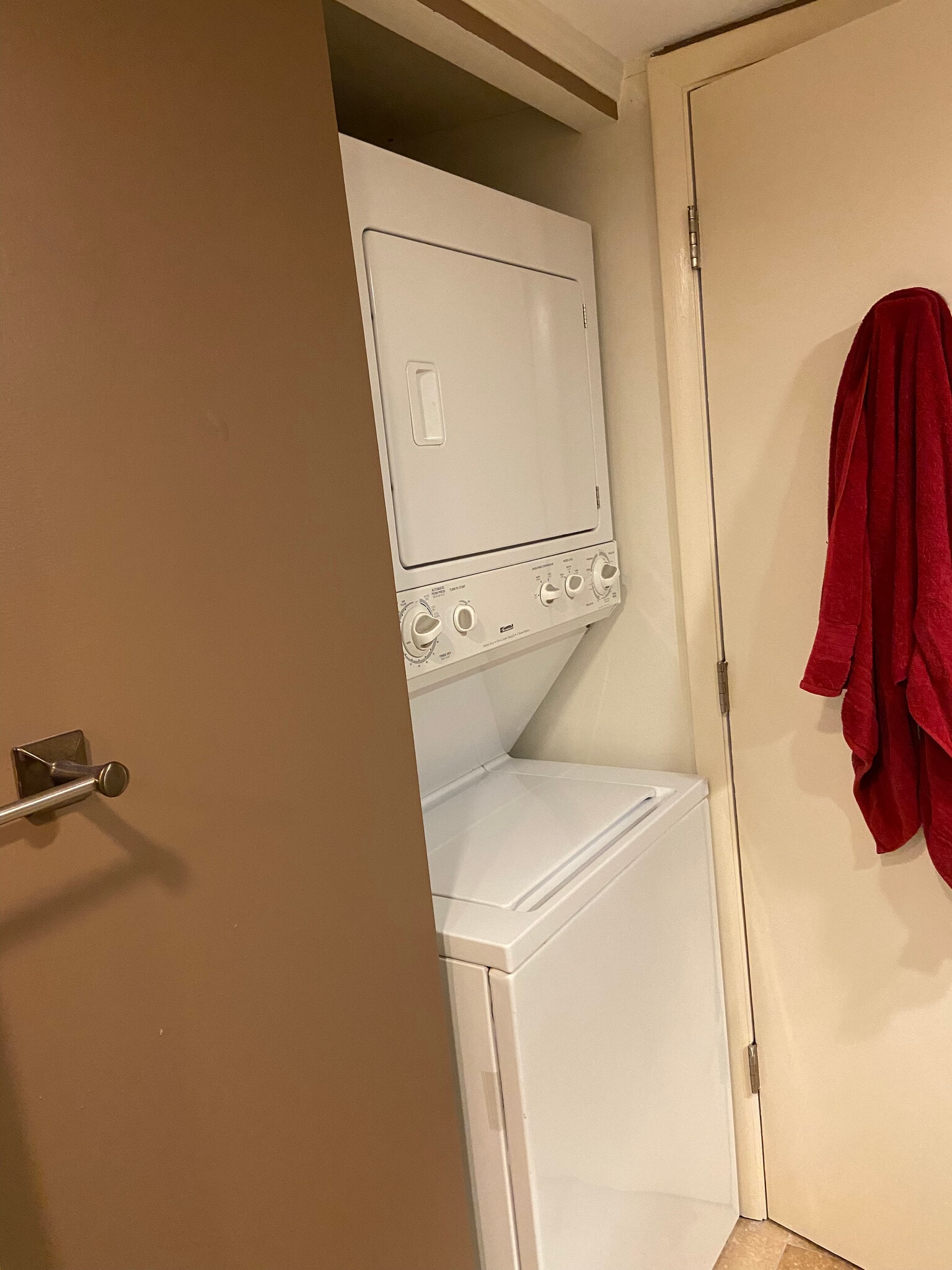 In Unit Washer and Dryer - 830 S Gulfview Blvd