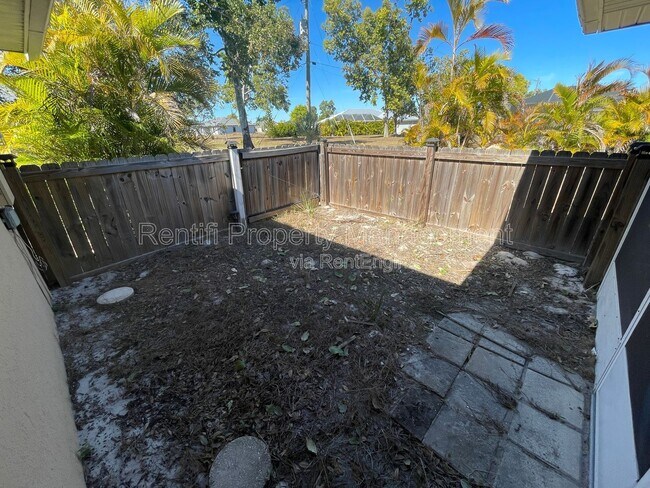 Building Photo - 25486 Avillas Ct