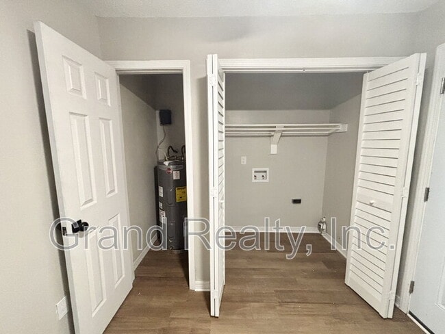 Building Photo - 4520 Limit St