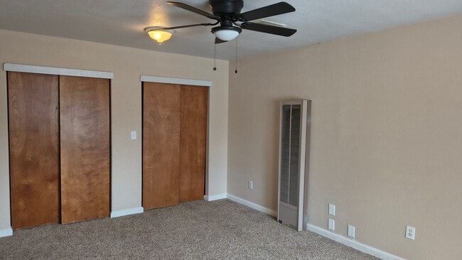 Building Photo - 4 Bedroom Happy Valley Home!