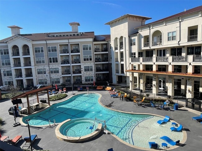 Building Photo - 12840 Jones Rd