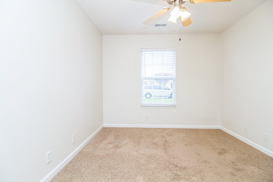 Building Photo - 1227 Matterhorn Run