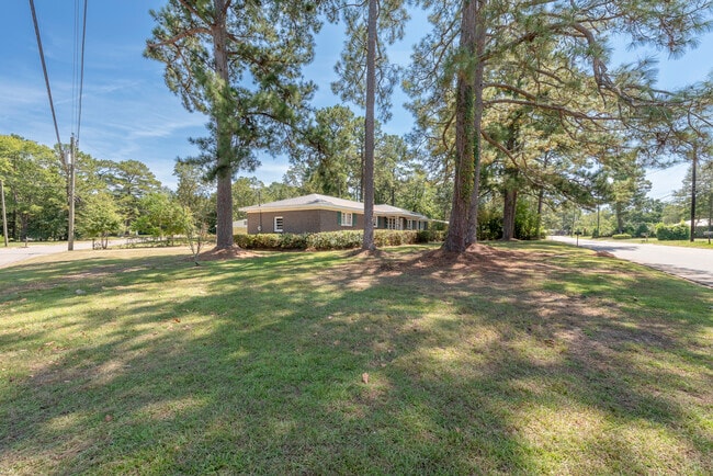 Building Photo - 201 Roberts St