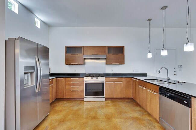 Building Photo - 3808 Menchaca Rd