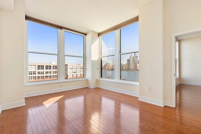 Building Photo - 1125 Maxwell Ln