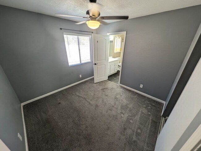 Building Photo - 9509 Lazy River Dr