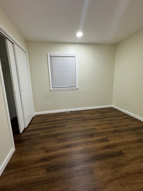 Building Photo - 818 Willow Way