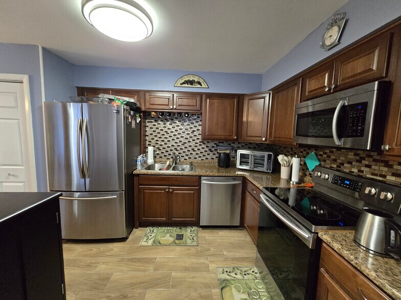 Building Photo - 161 W Elk Trl