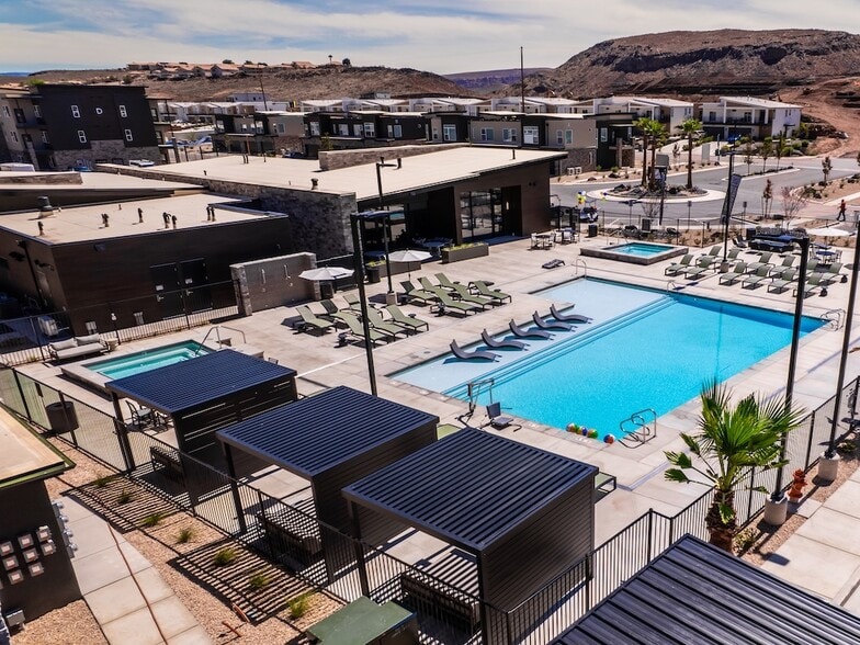 Primary Photo - The Ash Apartments & Townhomes