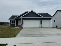 Building Photo - 168 Stonelake Dr SE