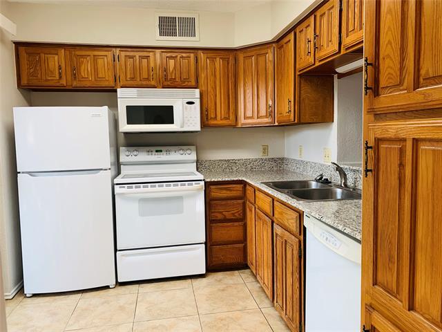 Building Photo - 5200 Martel Ave