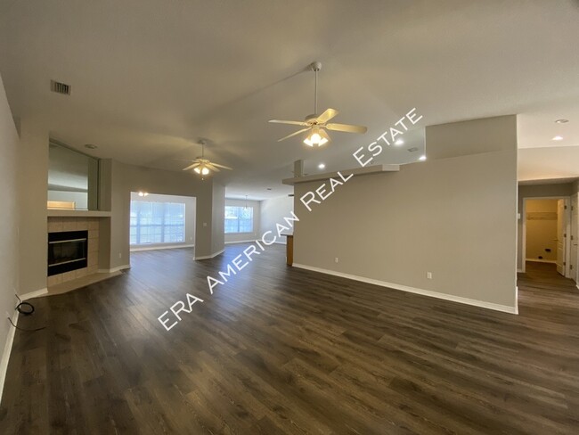 Building Photo - 2110 Bahama Dr
