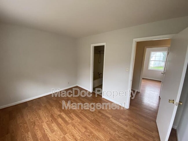 Building Photo - 109 Powhatan Ct