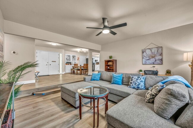 Primary Photo - 1490 Foster Dr