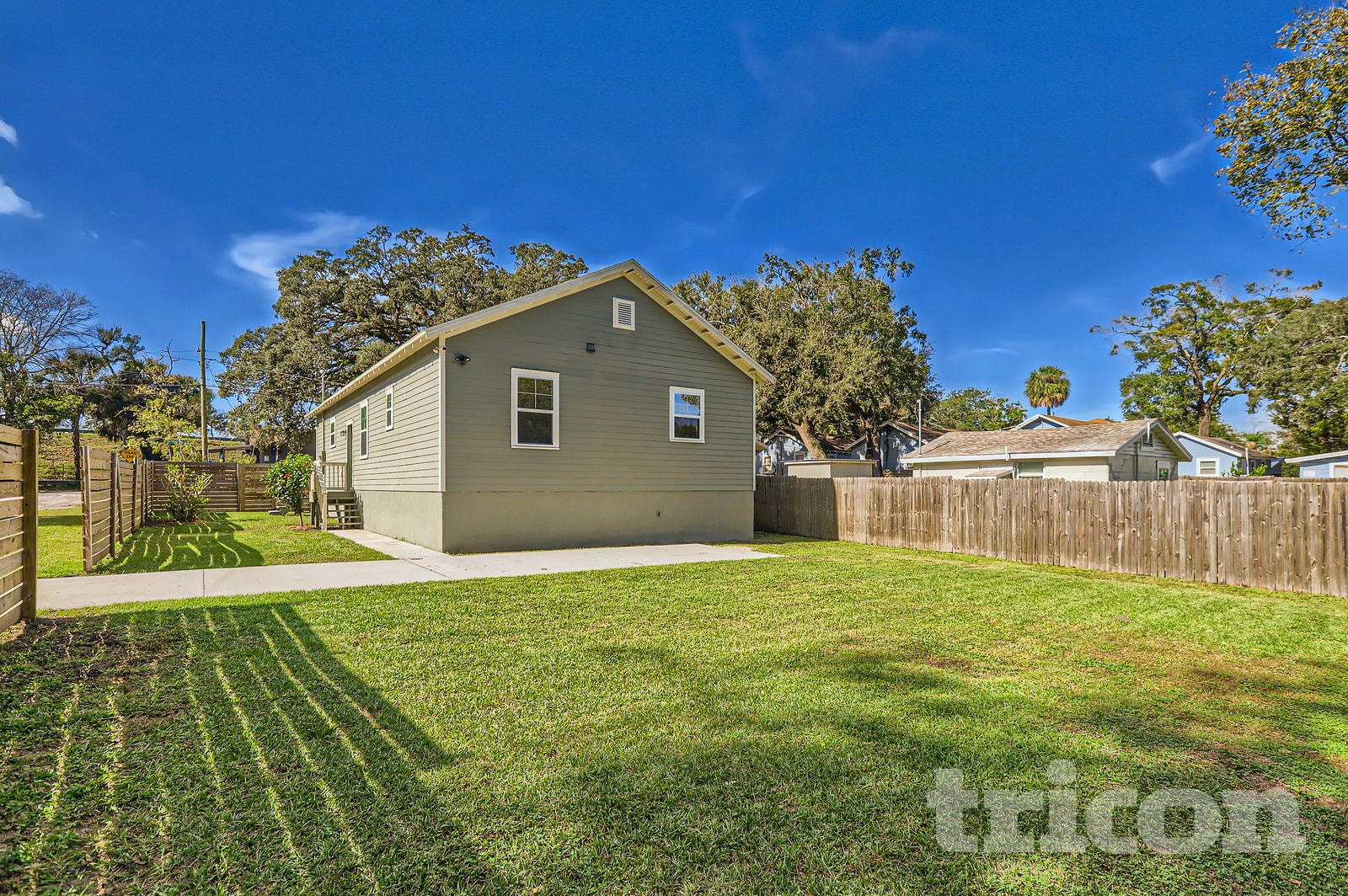 Building Photo - 7703 N Huntley Ave