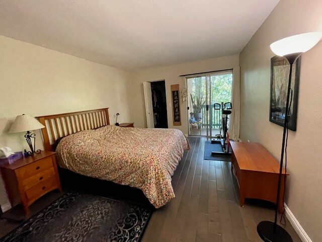 Primary Bedroom with en-suite bath and walk-in closet - 576 N Bellflower Blvd