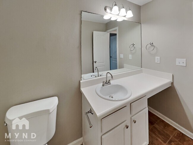 Building Photo - 3940 Cypress Pointe Dr