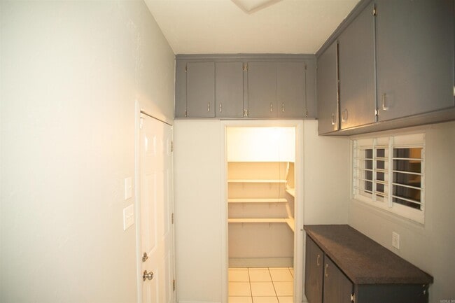 Building Photo - 19 Fairmont Dr