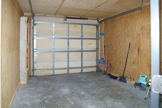 Building Photo - 3BR Home in Shell Point – Sunroom | Garage | Prime Location
