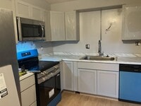 Building Photo - 22 Nassau Dr