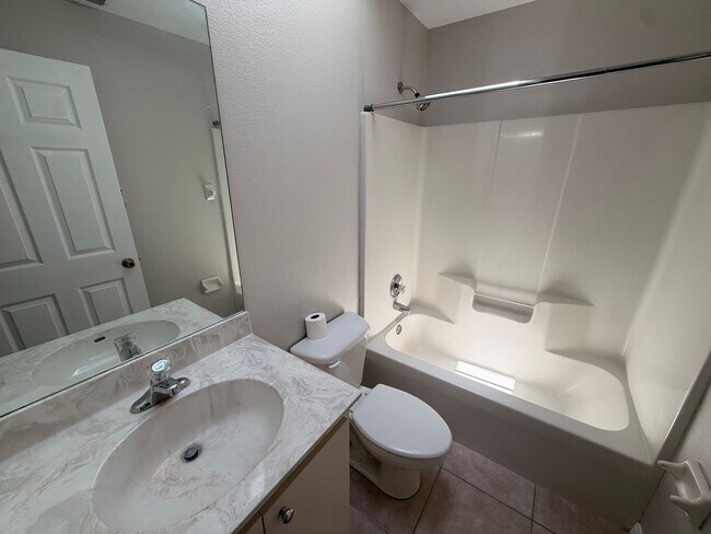 Building Photo - 527 Terrier Way