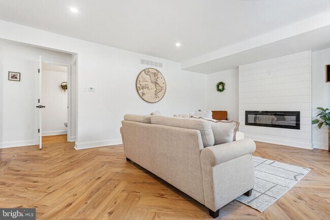 Building Photo - 15162 Wayside Rd