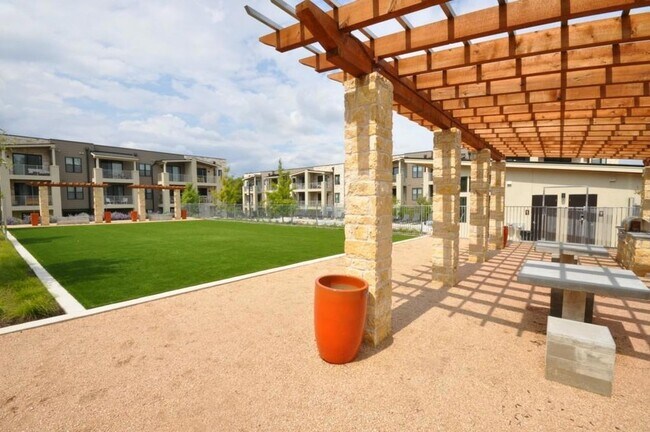 Building Photo - 2804 Treble Ln