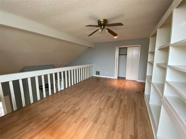 Building Photo - 6502 Briar Terrace Dr