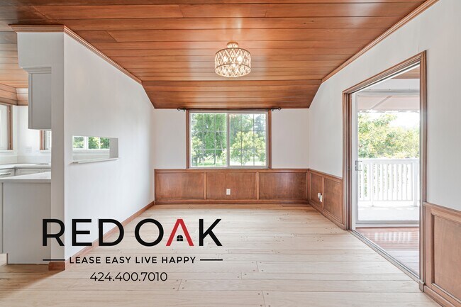 Building Photo - 360 S Linden Dr