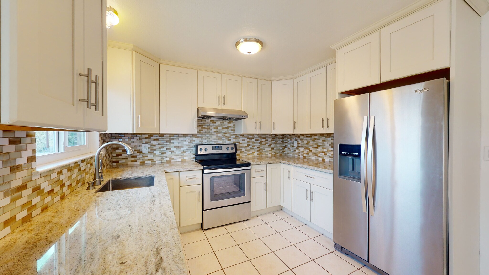 Building Photo - 242 Elwood St