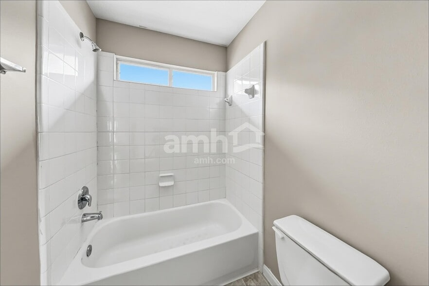 Building Photo - 15822 Parmley Creek Ct