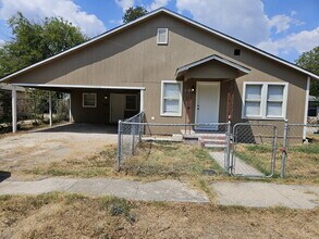 Building Photo - Large one bed/one bath duplex for rent
