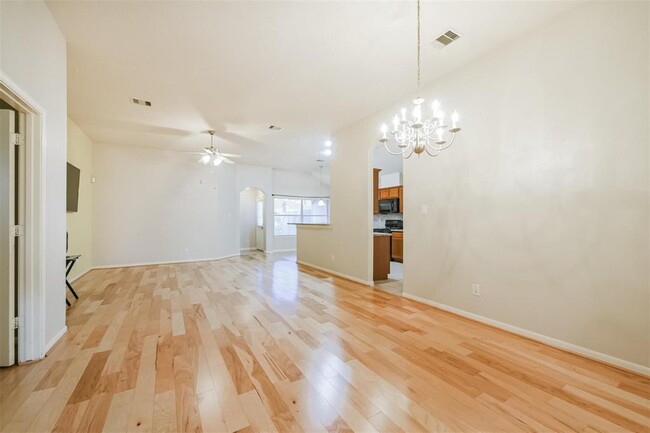 Building Photo - 13247 Gardnerville St