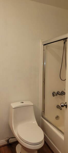 Building Photo - 1611 Hotel Cir S