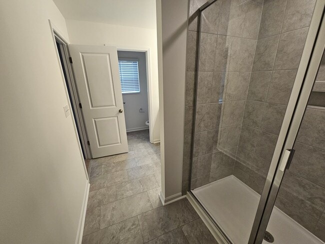 Building Photo - Townhome in great Concord community