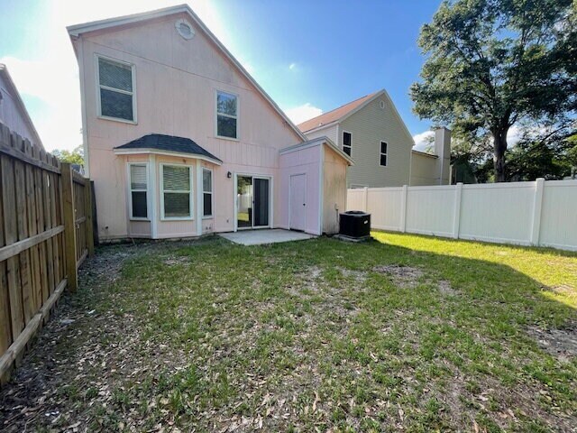 Building Photo - Updated 3BR/2BA Home with Fenced Backyard in Dunn Ave / Highlands Area