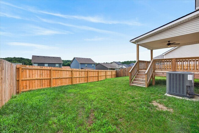 Building Photo - Pet Friendly Three Bedroom!