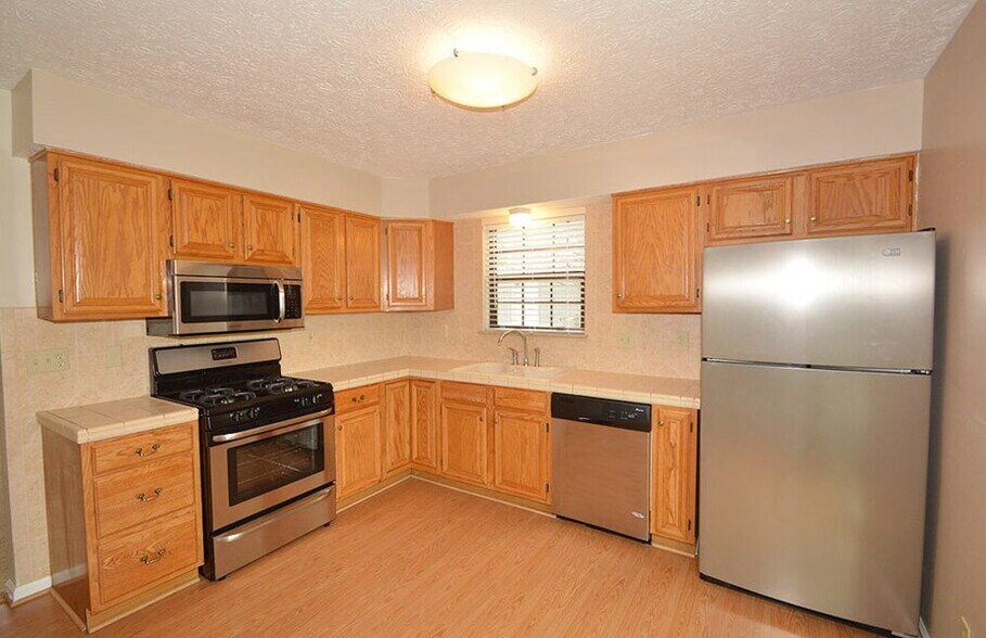 Building Photo - 7733 Maradona Dr S
