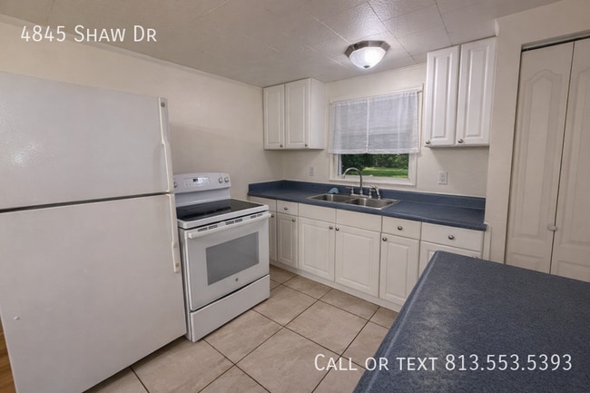 Building Photo - 4845 Shaw Dr