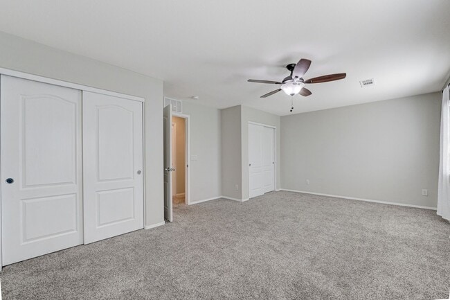 Building Photo - House For Rent! 4 beds, 3 baths Community ...