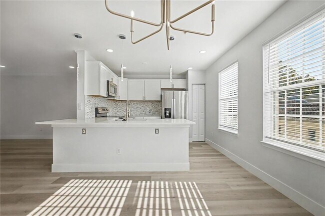 Building Photo - 1042 Waterside Dr