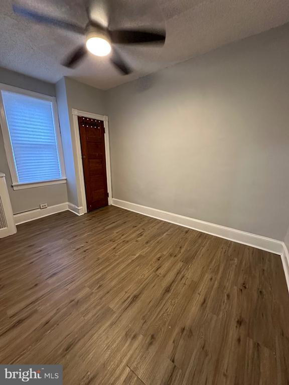 Building Photo - 2046 Conlyn St