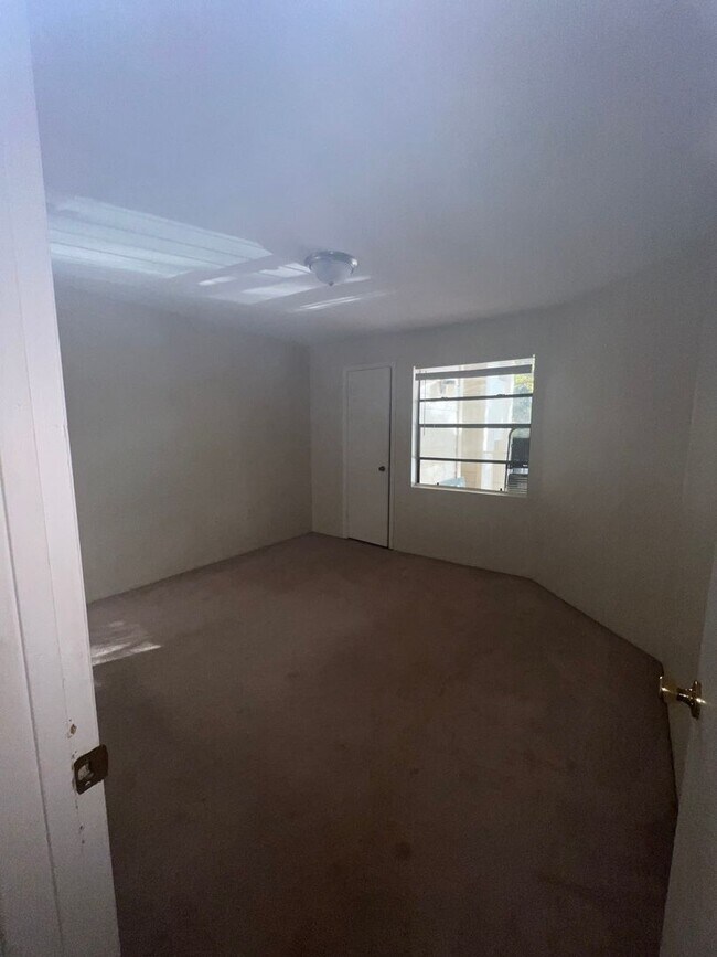 Building Photo - 3016 Parkway Blvd