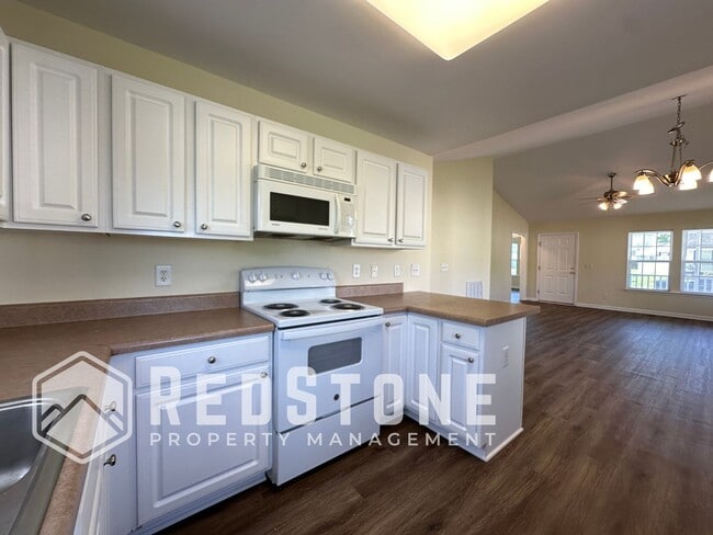 Building Photo - 812 Jennings Berry Dr